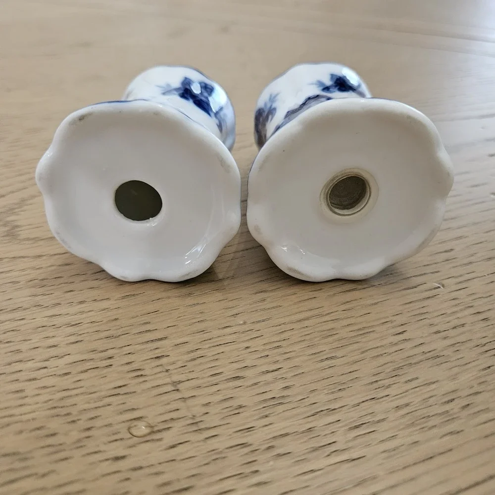 Cracker Barrel Blue & White Porcelain Salt & Pepper Shakers Retired Floral
